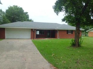 1203 N Meadow Dr NW, Ardmore, OK 73401