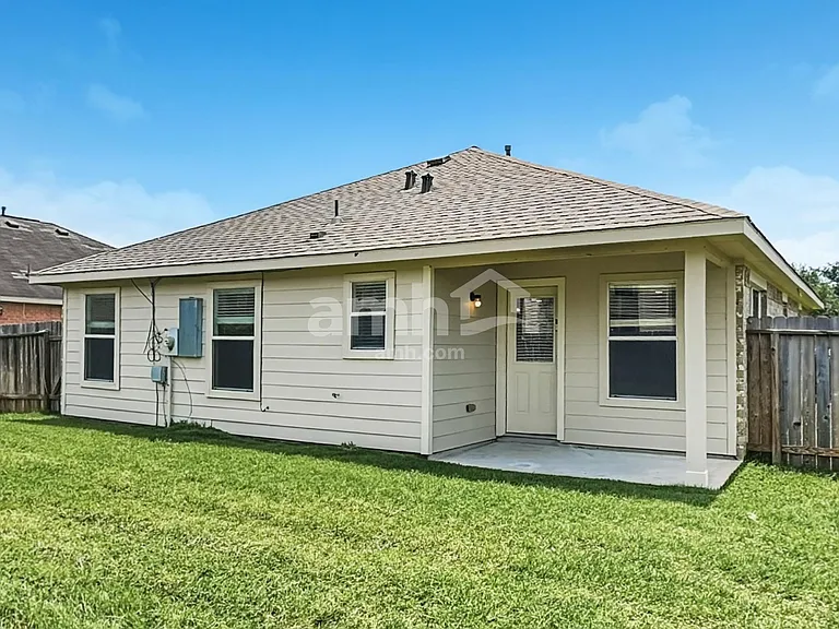 3934 Hawthorn Glen Ct — Photo 15