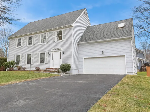 22 Fieldstone Road, Stamford, CT 06902