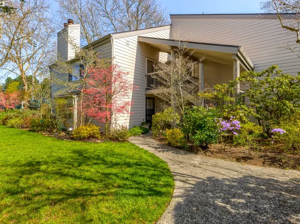 10215 SW Trapper Ter, Beaverton, OR 97008