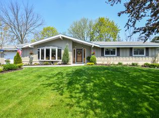 13940 W Briarwood Ln, New Berlin, WI 53151