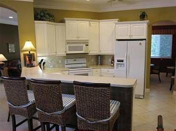 3rd image of 665 Camelia Ln