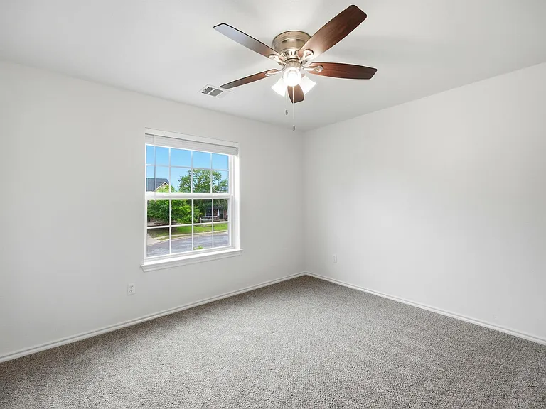 1136 Beechwood Dr — Photo 23