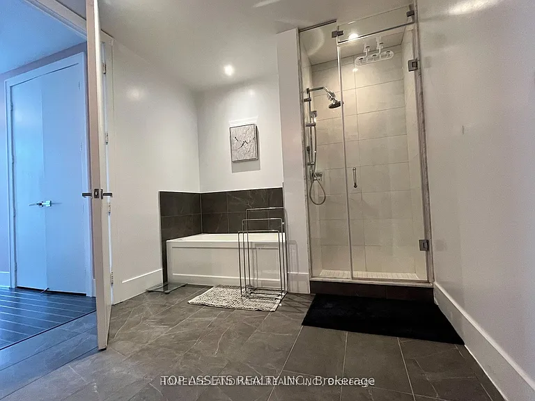 29 Queens Quay E #919 — Photo 6