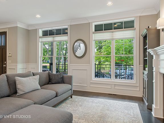 4th image of 2019 W Wellington Ave