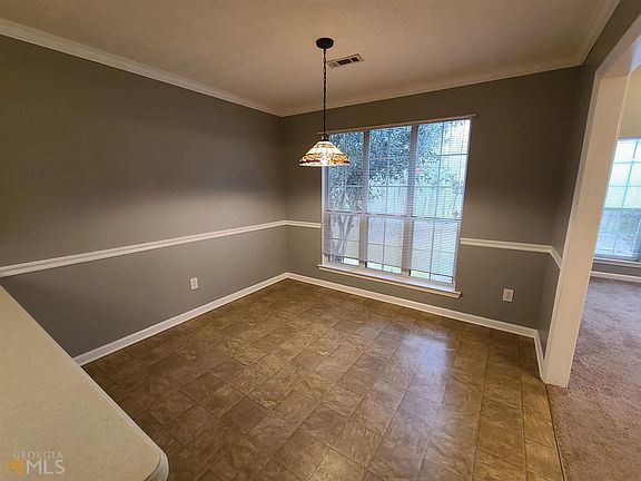4th image of 295 Bartlett Dr