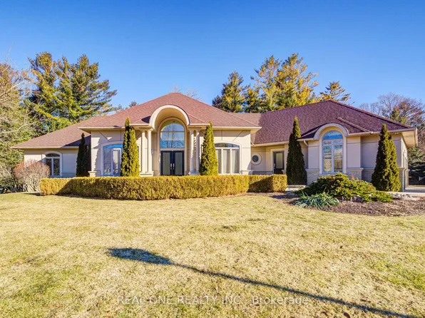 24 Maplehyrn Ave, East Gwillimbury, ON L0G 1V0