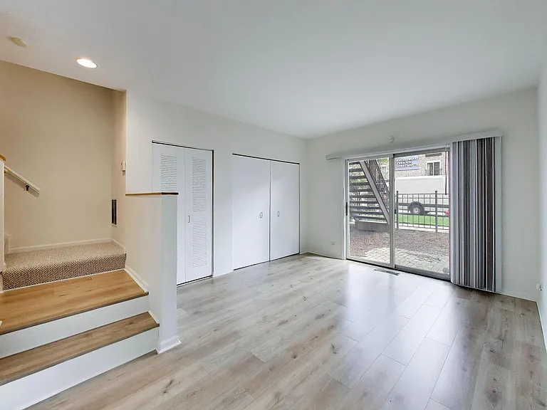 1806 W Argyle St #G — Photo 20