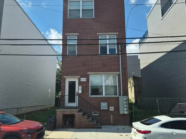 648 N 38th St, Philadelphia, PA 19104