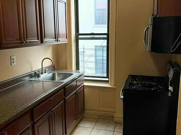 2nd image of 1330 Eastern Pkwy #2BB