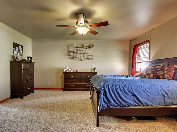 4th image of 5515 Glencrie Dr