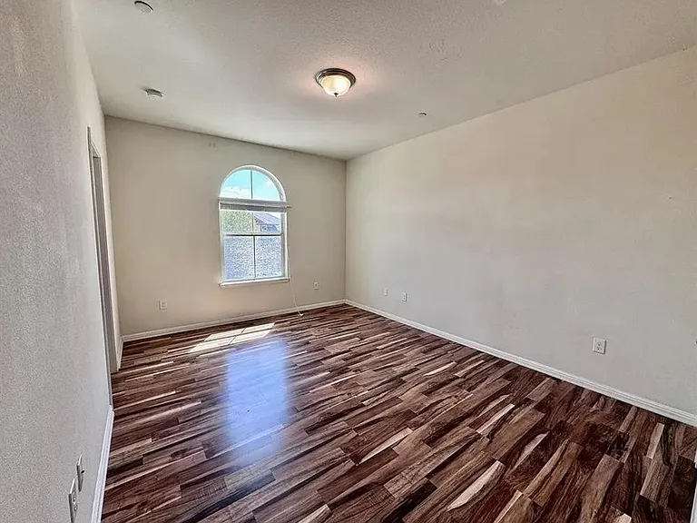1001 Zodiac Ln #50 — Photo 4