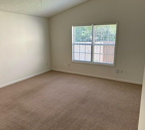 5th image of 2548 Rockaway Pl
