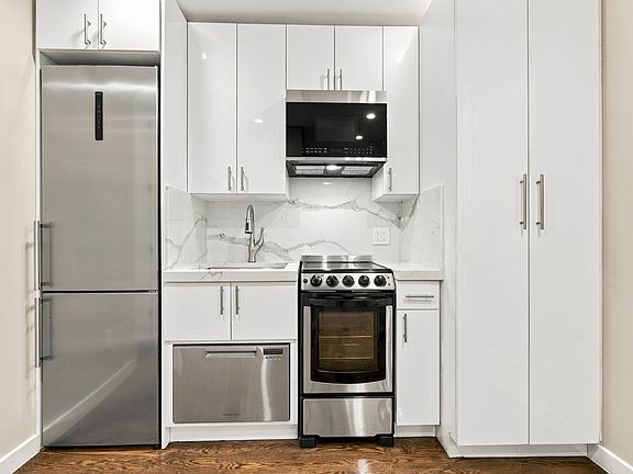 3rd image of 435 E 9th St APT 4