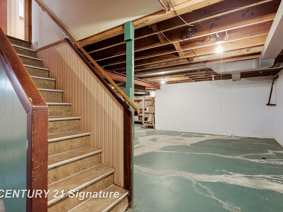 28th image of 1525 Beech St