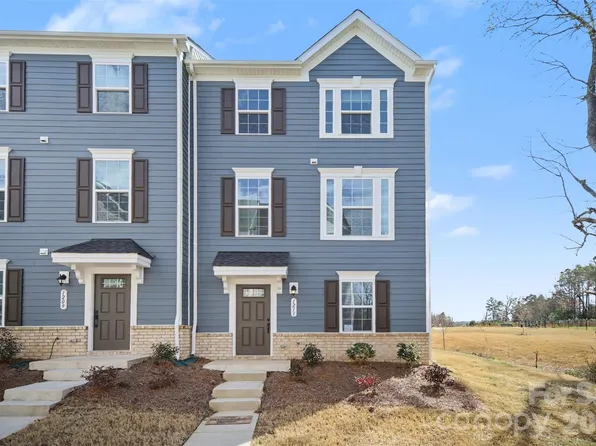 1211 May Apple Dr, Matthews, NC 28104