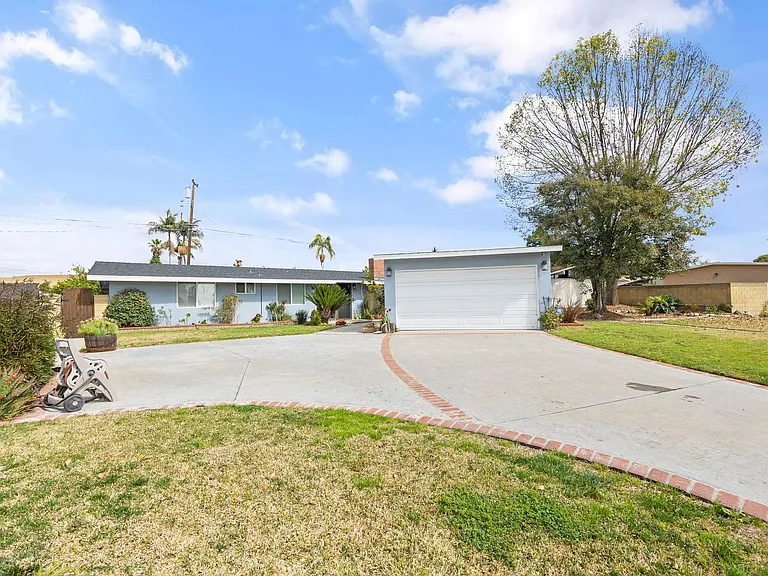 650 Mardina Way — Photo 24