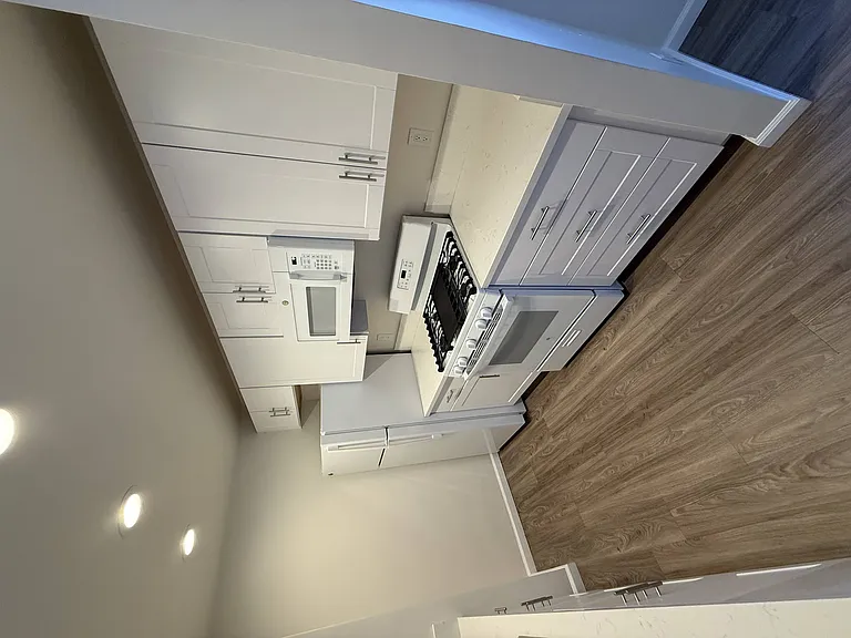 Grande Vista Apartments — Photo 35