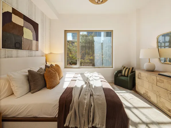 24-01 Queens Plaza North image 6 of 22