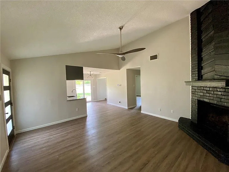1715 Shadowview Dr #B — Photo 11
