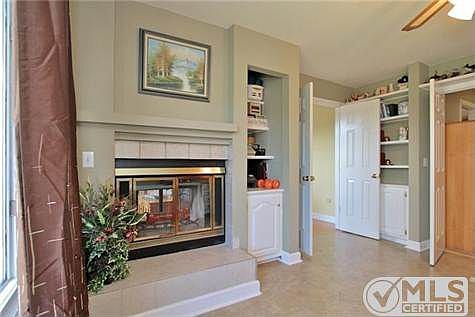 4th image of 1551 Oxford Ct