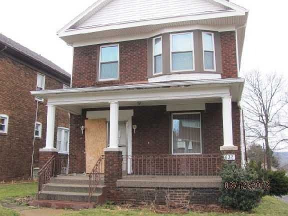 1st image of 832 Oakmont Ave