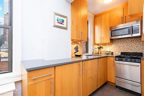 Sold by Sotheby's International Realty | media 3