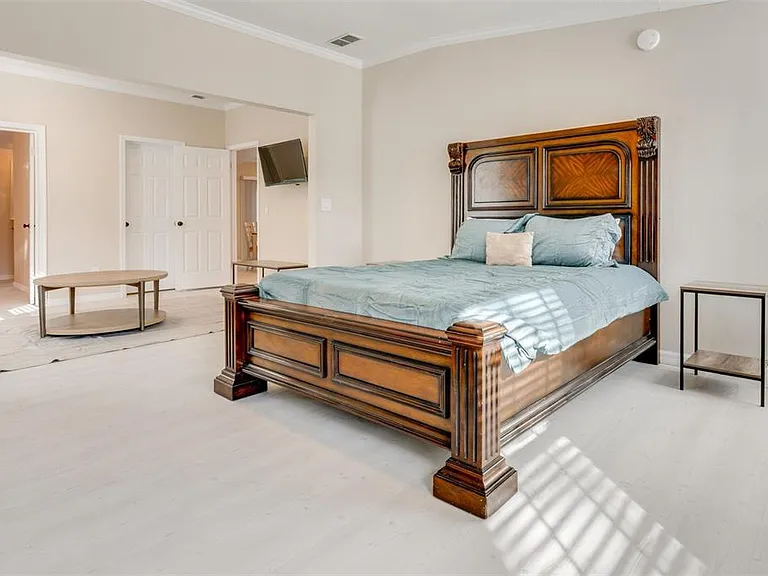 8123 Shelley Trl — Photo 11
