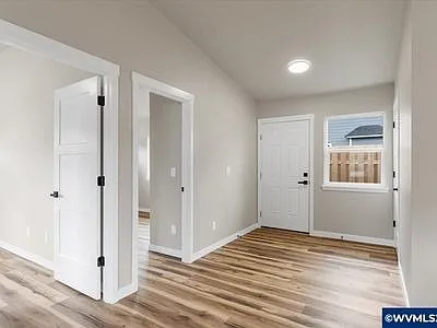 494 17th St SE — Photo 9