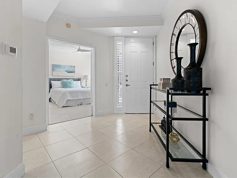 800 L Ambiance Cir #106 — Photo 13