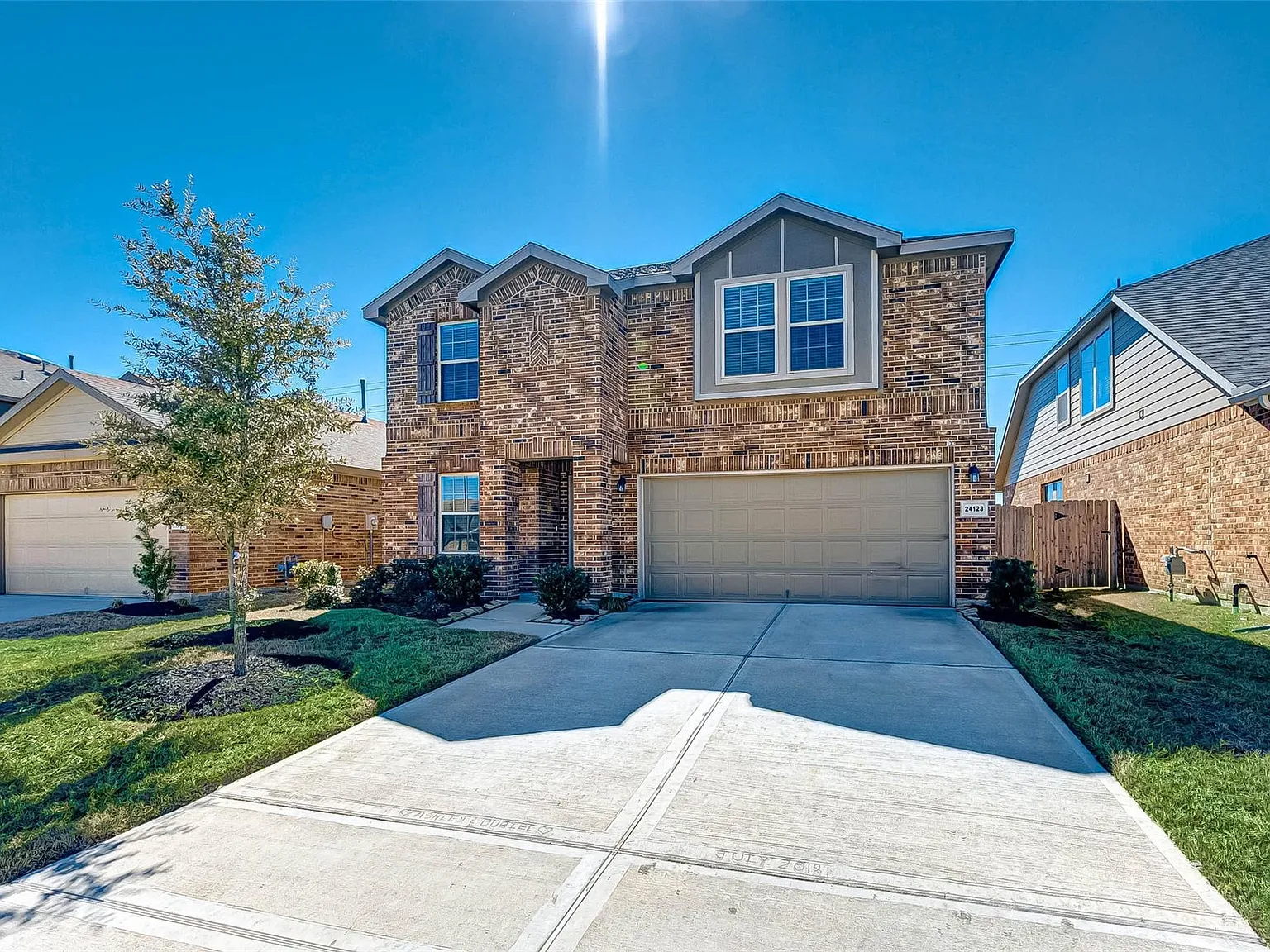 3 bed, 2.5 bath, 2368 sqft, $2,150 — Photo 3