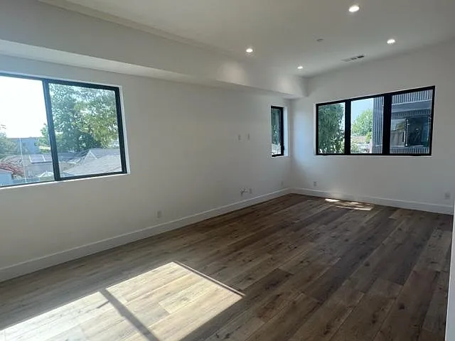 10812 Peach Grove St — Photo 12