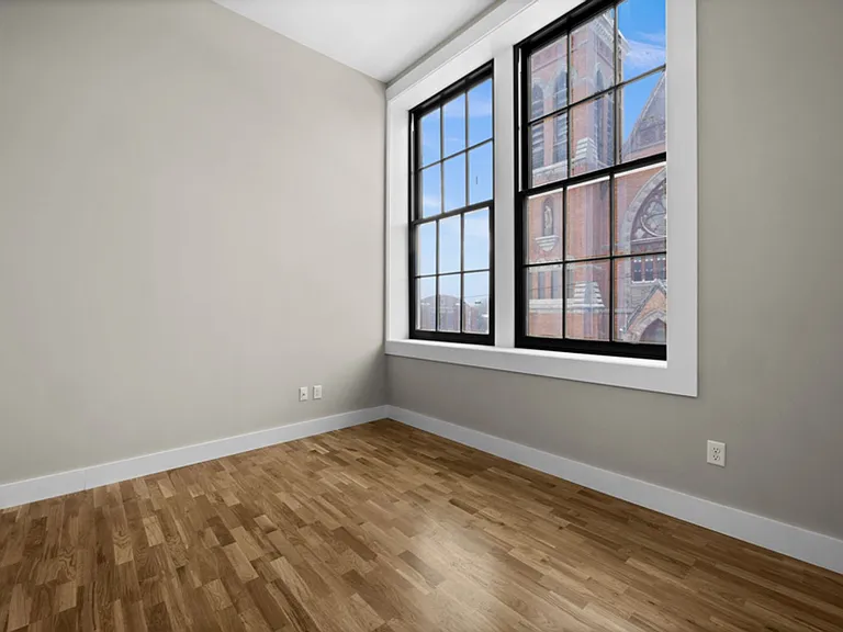 St. Agnes Apartments — Photo 9