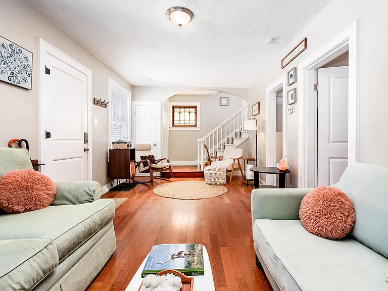 1509 W Clark St — Photo 9