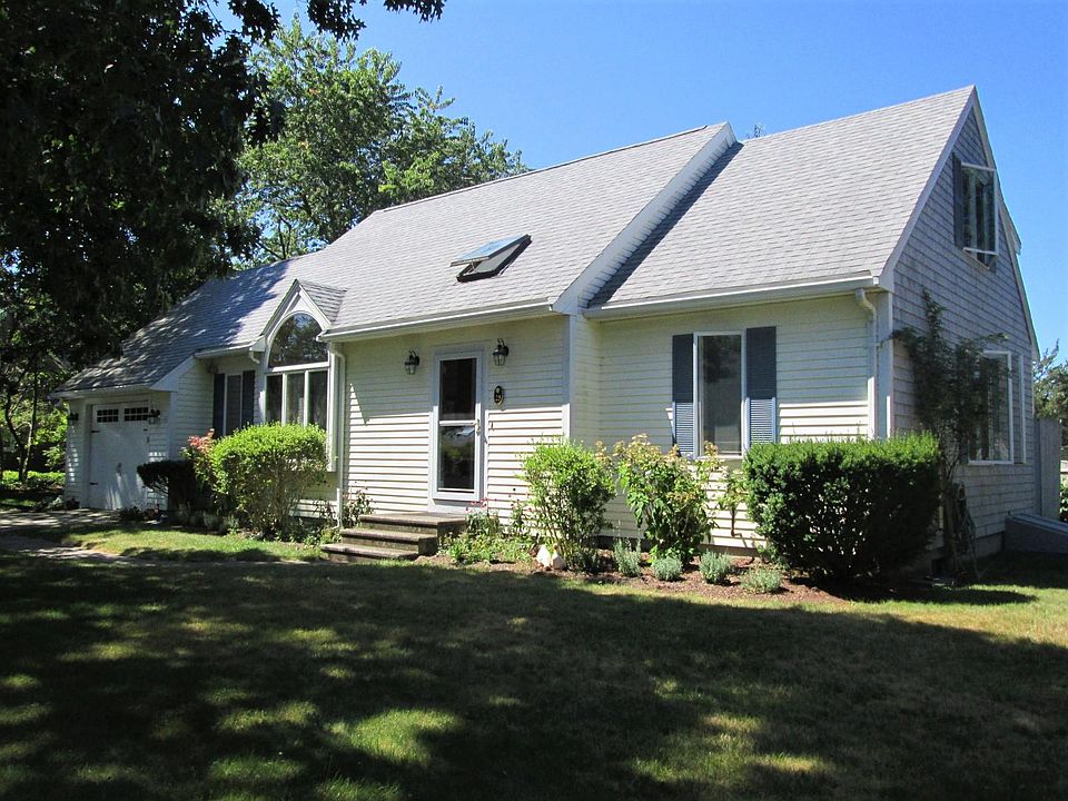 1st image of 25 Squibnocket Dr