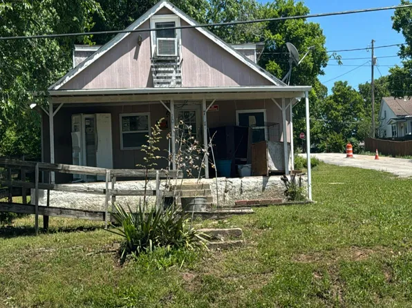 701 Estes St, Yellville, AR 72687