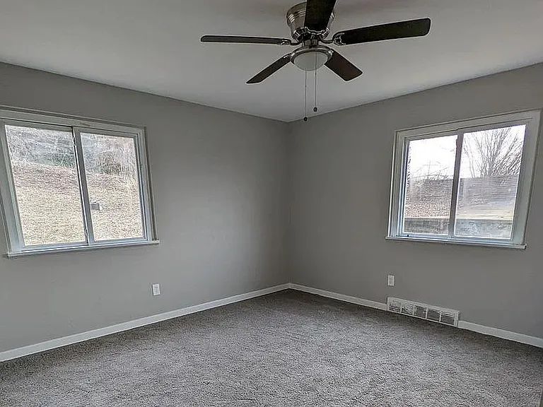 2912 Freeland St — Photo 5