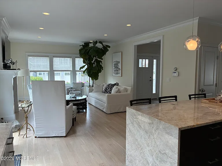 104 Stephens Pl — Photo 6