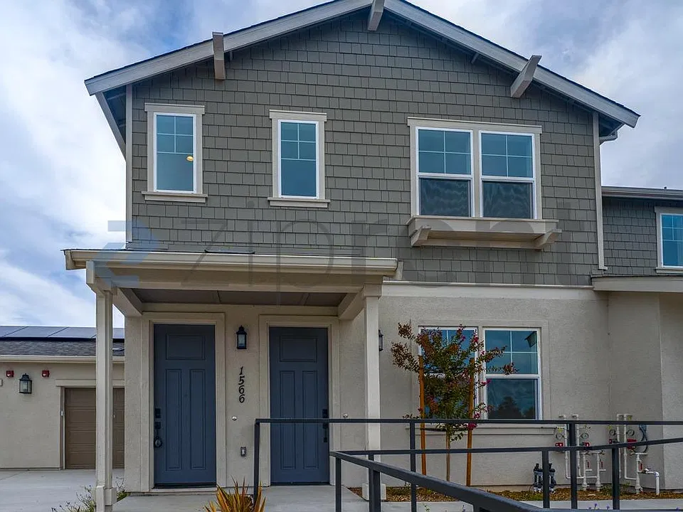1568 Country Manor Dr