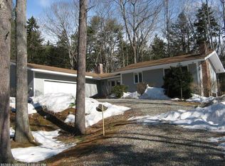14 Cooper Rd, Freeport, ME 04032