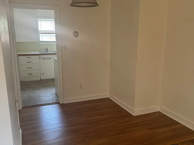 305 E 3rd Ave #3 — Photo 5