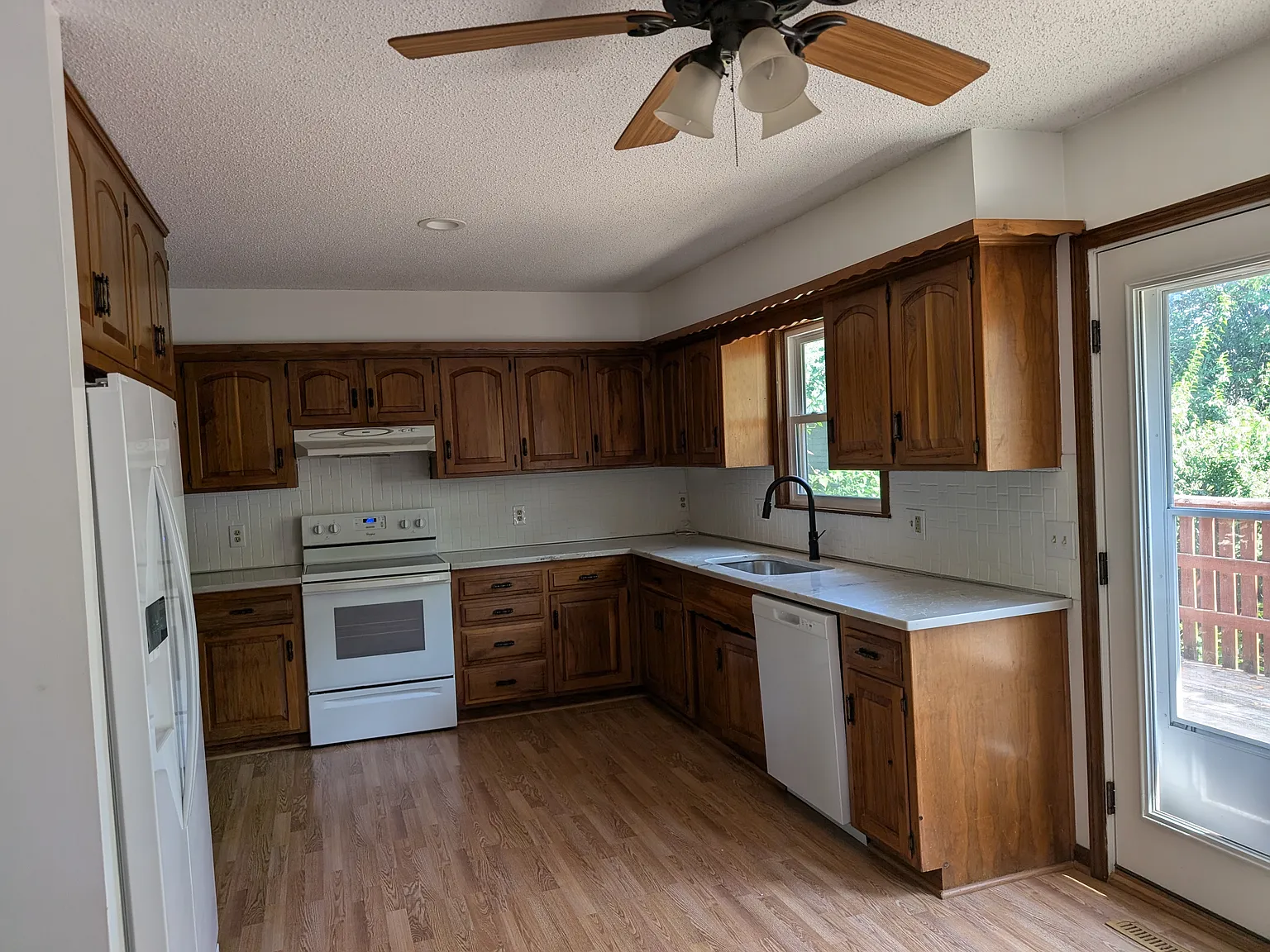 3 bed, 1586 sqft, $2,295 — Photo 4