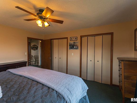 3rd image of 896 NE 1300th St