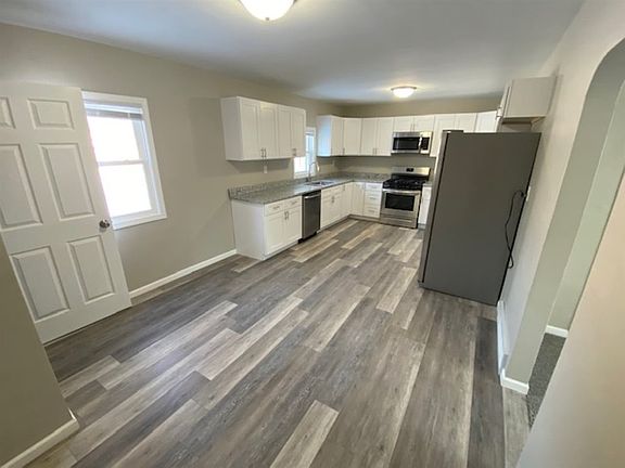 5th image of 510 Franklin St