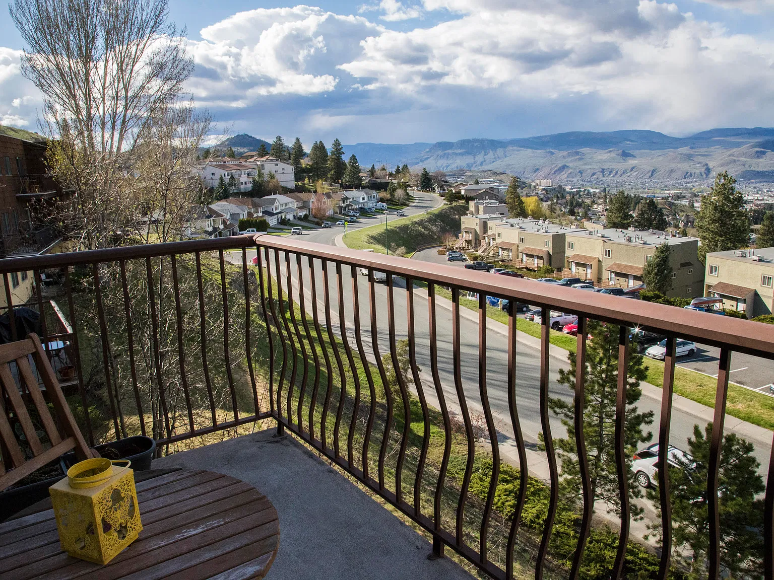 1810 Summit Dr — Photo 3