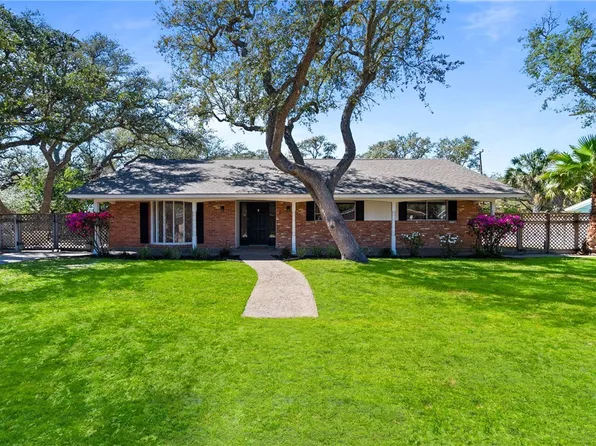1905 Shores Ln, Rockport, TX 78382