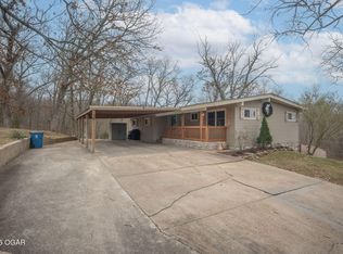 1904 Cherry St, Seneca, MO 64865