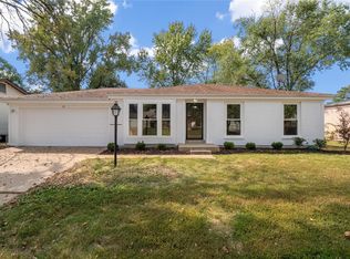 20 Westwood Estates Dr, Saint Peters, MO 63376
