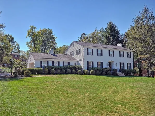 6 Elmcrest Rd, Oakmont, PA 15139