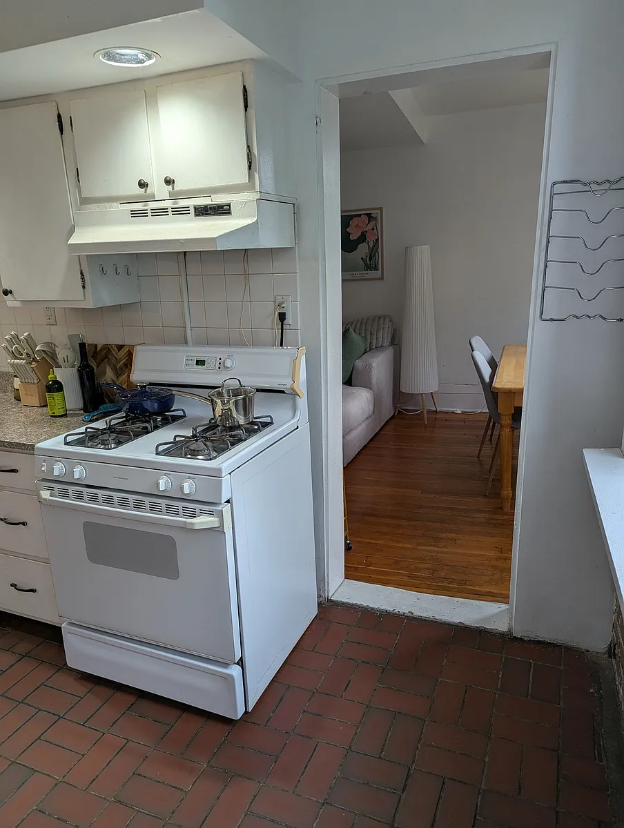 Building Photo - 394 Riverway #9